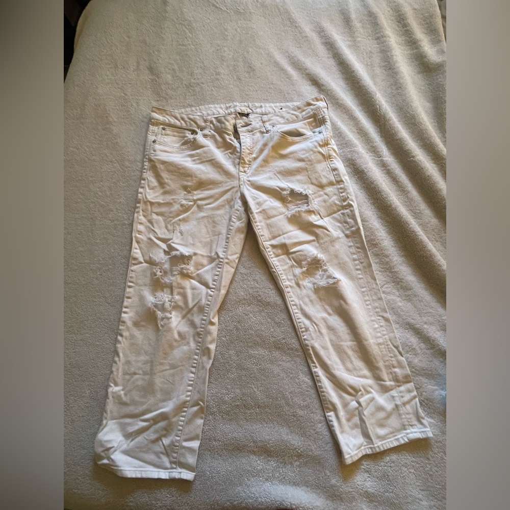 American Eagle White Jeans